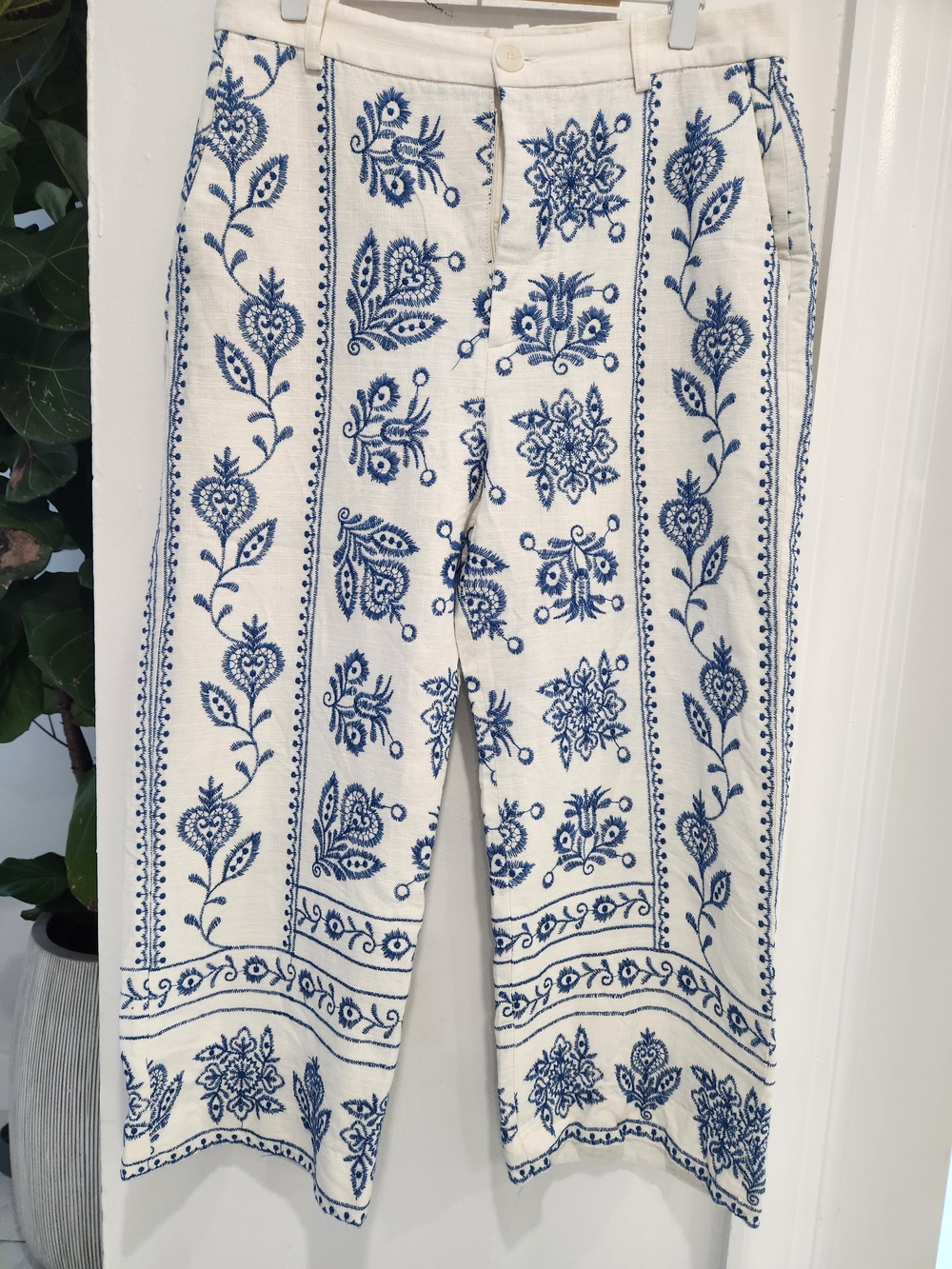 Zara Cream Wide-Leg Capris with Blue Embroidered Floral Print